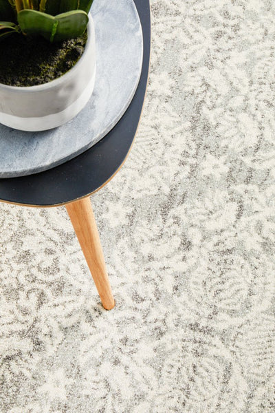 Detailed texture view of Mirage 358 Silver Rug’s intricate silver and white design