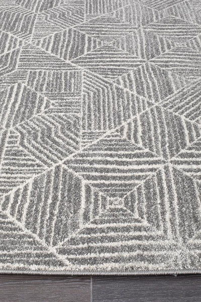 Close-up of Oasis Silver Rug geometric diamond design