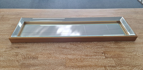 Glamorous gold beaded tray – timeless and eye-catching.