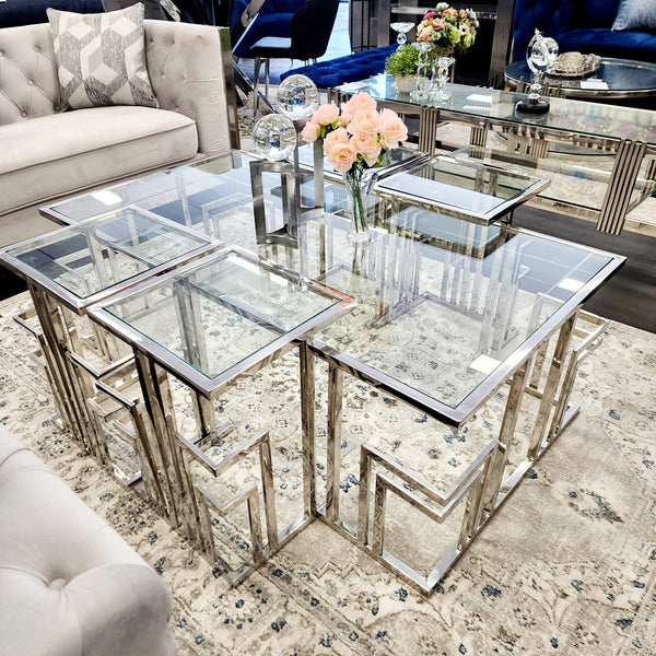 Clara set silver coffee table with mirrored clear glass in modern living room