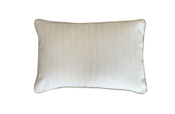 Latte cushion 40x60 cm with woven jacquard texture and soft finish